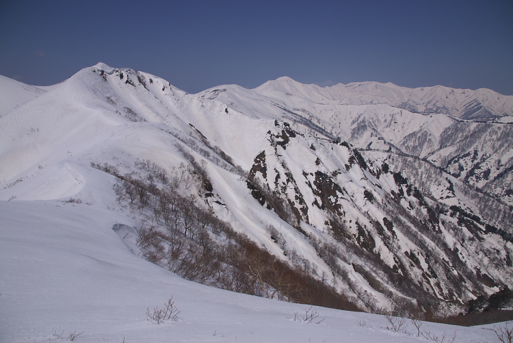 IMGP2900.jpg - 大烏帽子山　桧倉山　柄沢岳　巻機山