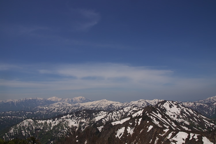 IMGP3896.jpg - 未丈が岳の向こうに越後駒と中ノ岳