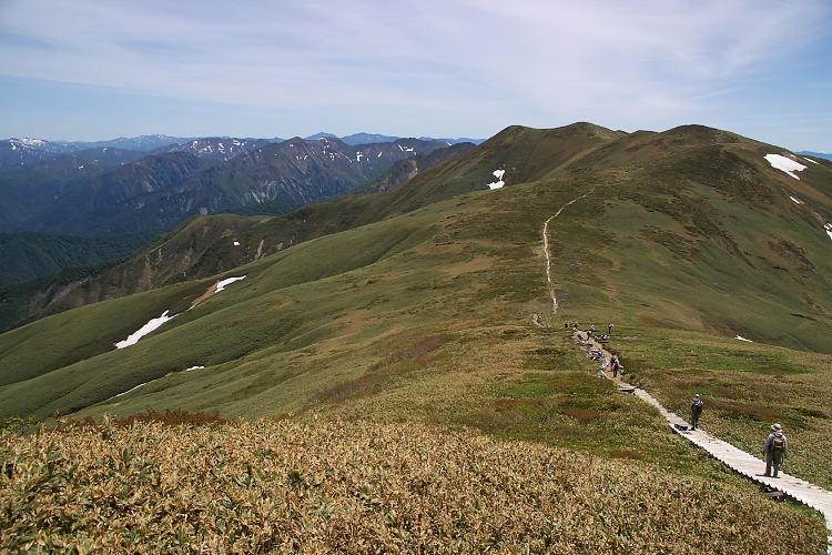 IMGP4685.jpg - 平標山山頂から仙ノ倉