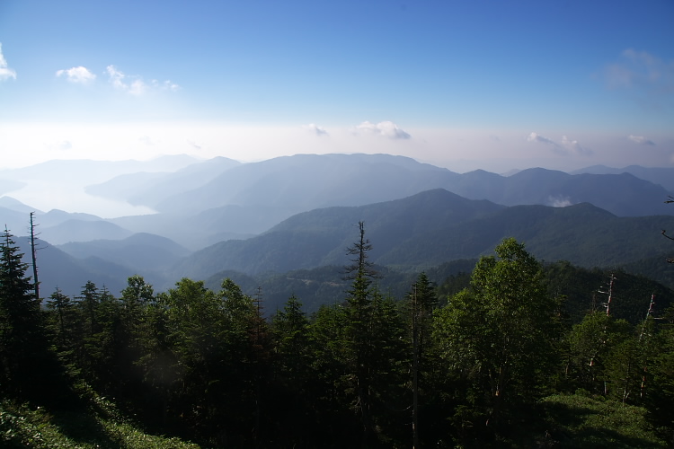 IMGP5032.jpg - 錫ヶ岳山頂付近にて