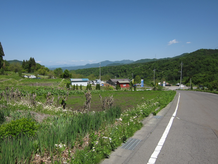 IMG_5829.jpg - 長野原から４０６号を須賀尾峠へ向かう